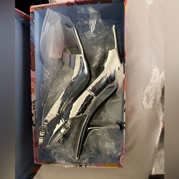 Jeffrey Campbell silver square toed heels - size 8 - Picture 4 of 4